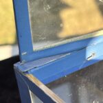 clear box with blue edges