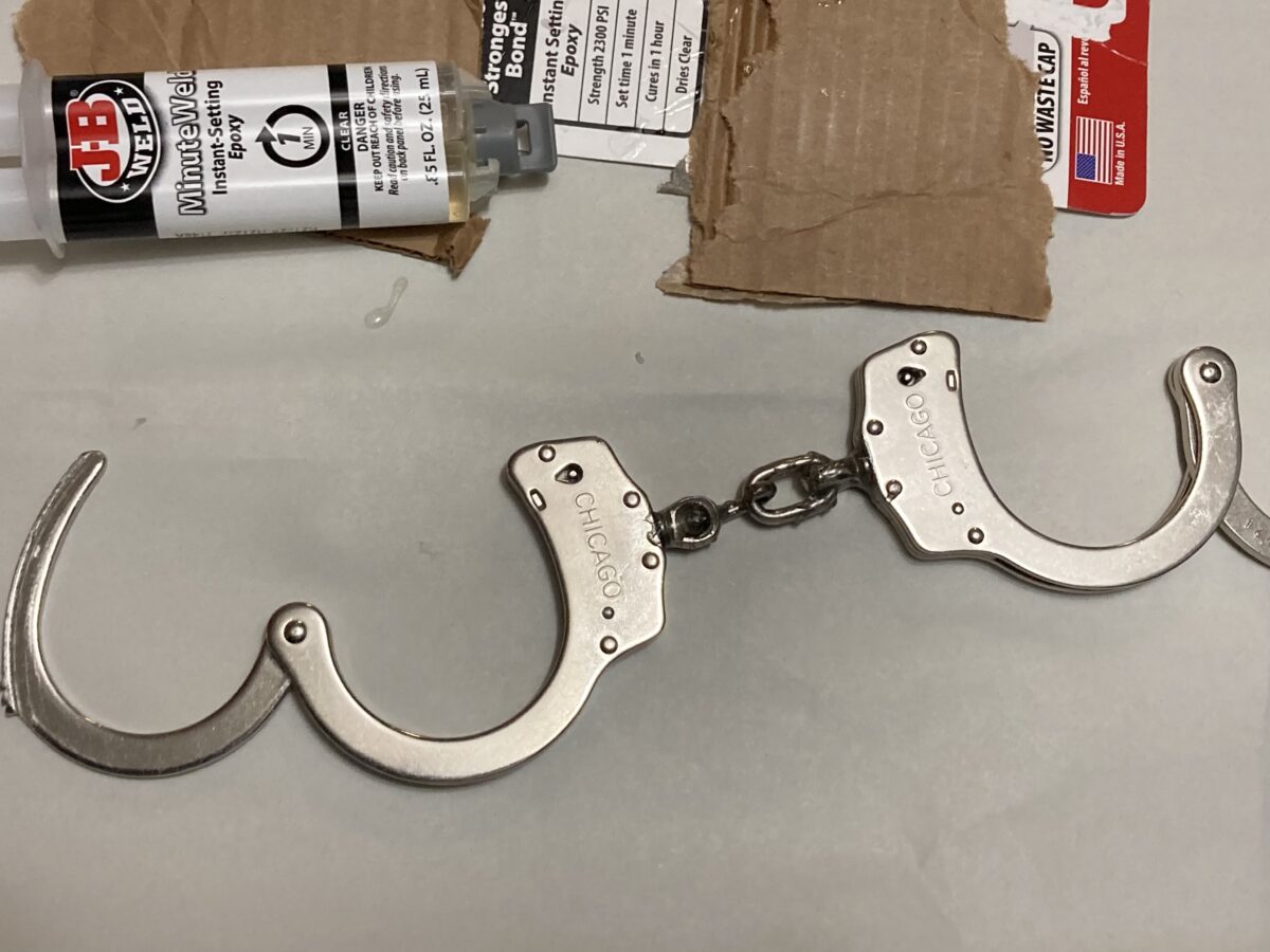Gimmicked Handcuffs – MagicShow.Tips