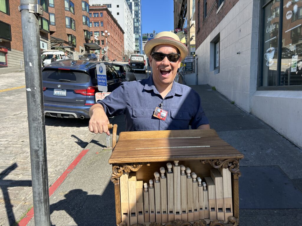 Street organ
