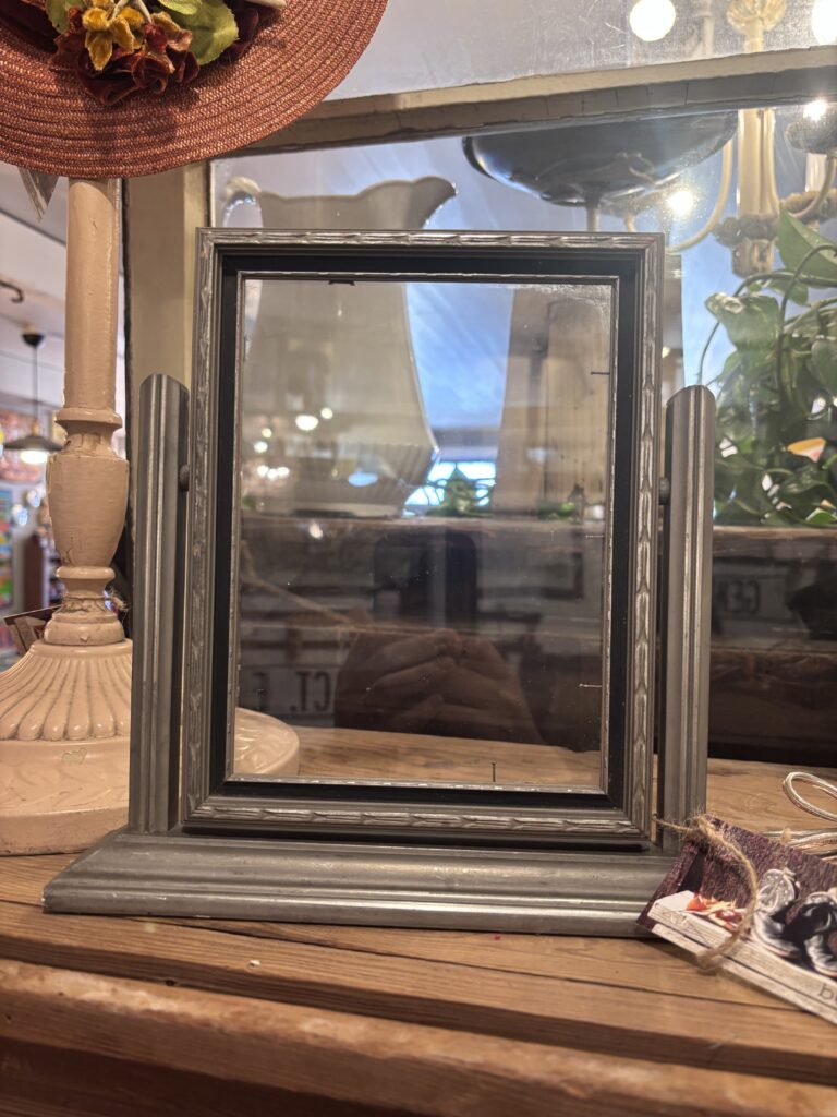 tv card frame 