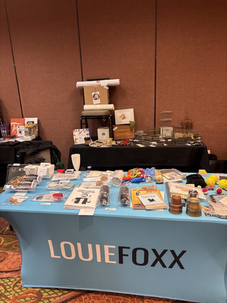 magic convention dealer room