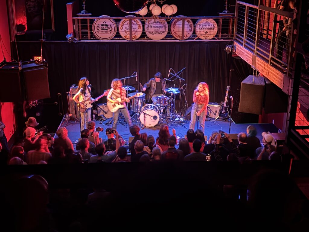 the Return of jackie and judy - fred armisen and sleater kinney