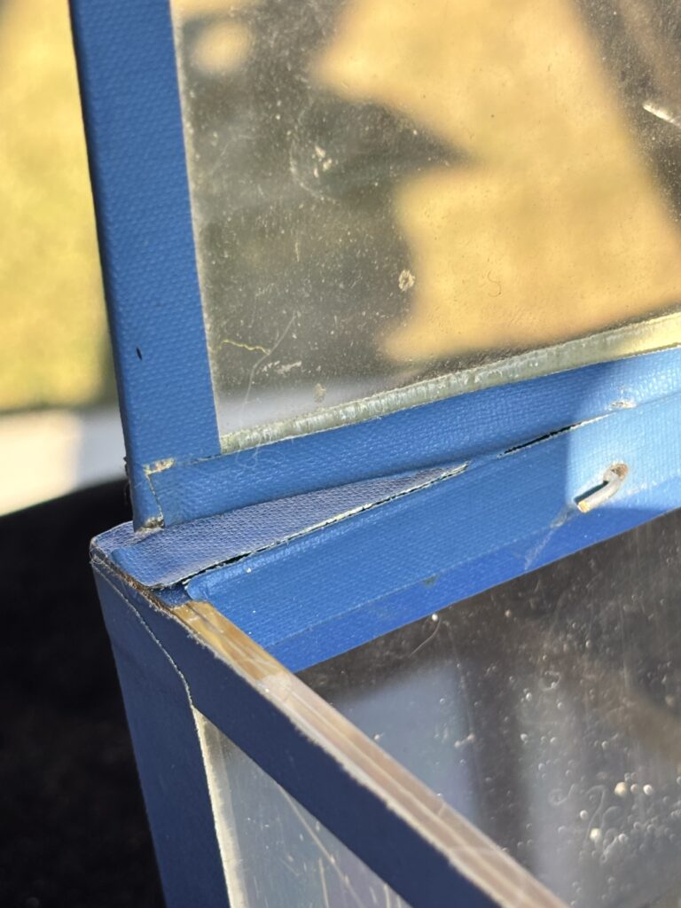 clear box with blue edges