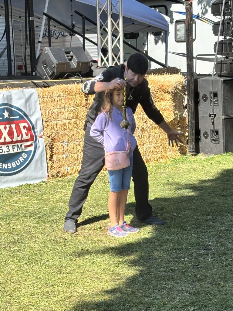 magician amazing a kid